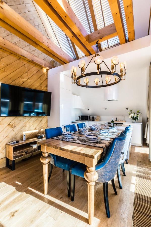 Luxury Apartment *